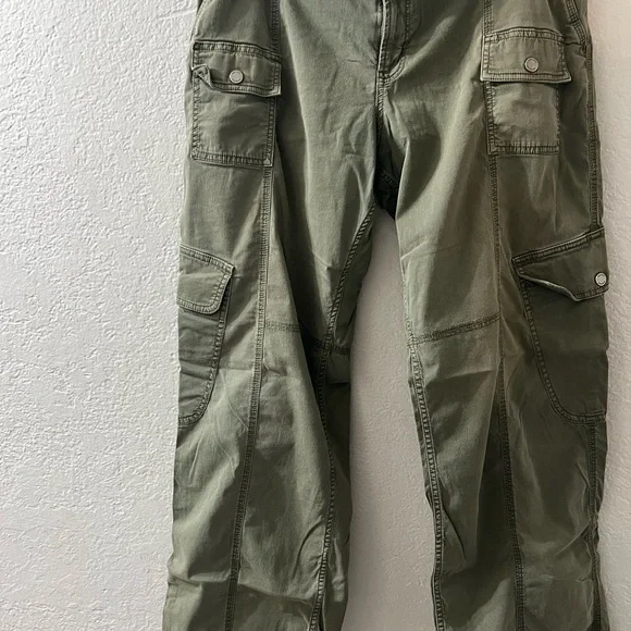 Women’s Cargo Pants - Beige , Gray, and Green - Picture 6 of 9
